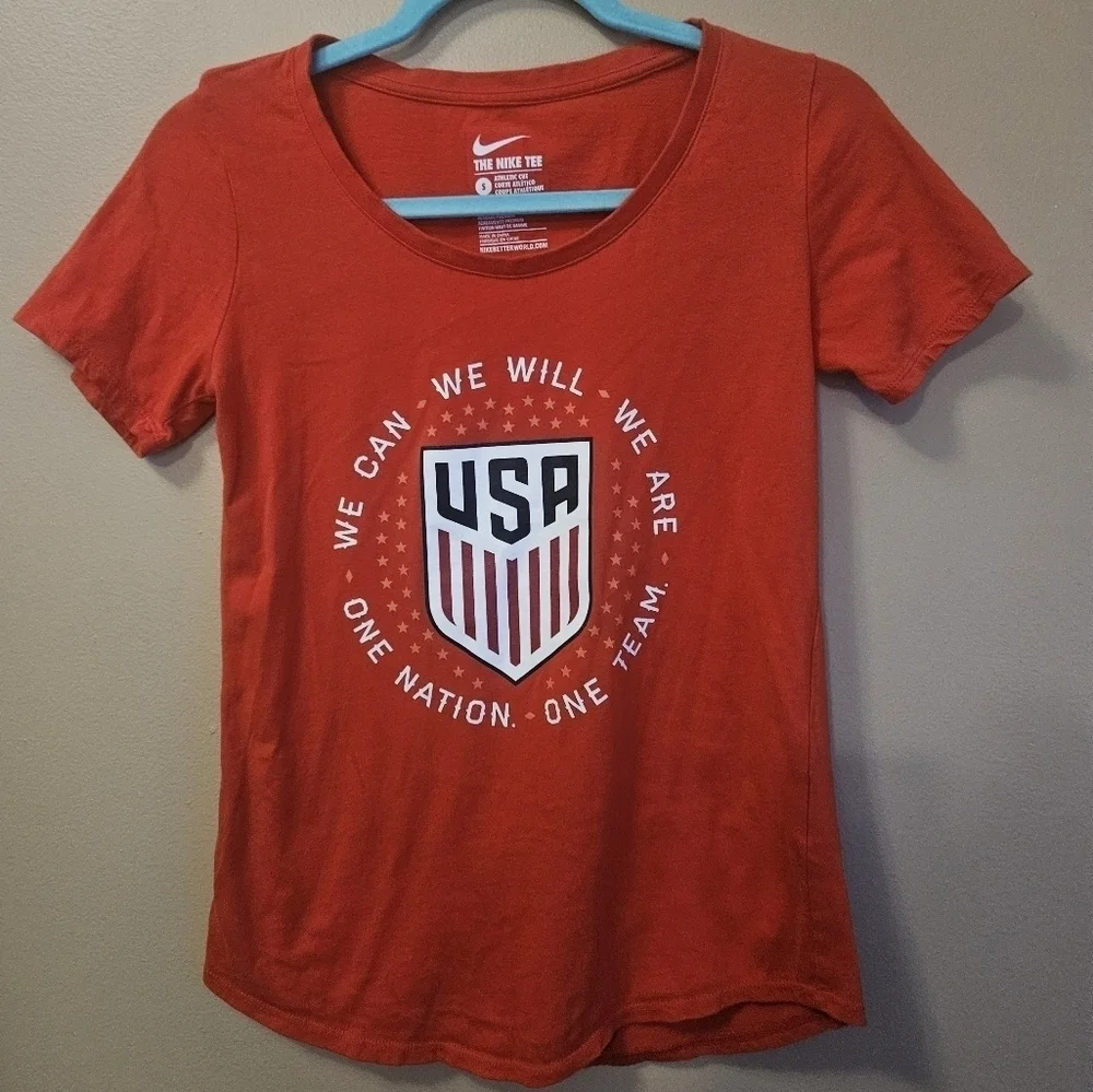 Nike Tee Athletic Cut Women's Size S USA Team Red T Shirt 100% Cotton